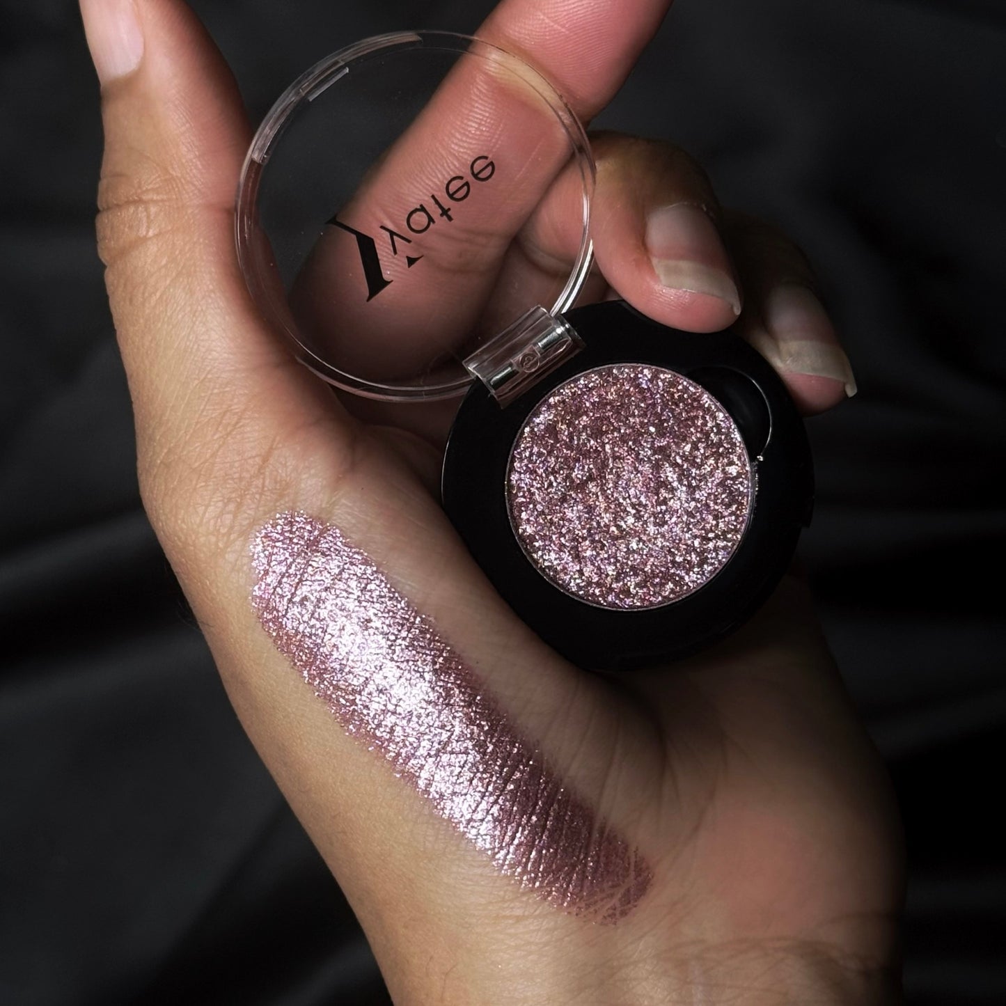 Let it pop- metallic pressed foil eyeshadow - Sugar Frost (1.2g)